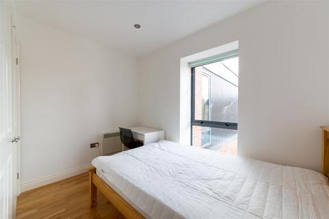 4 bedroom flat to rent, Falconars Court, Newcastle upon Tyne NE1