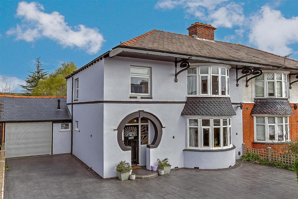 Hawthorn Crescent, Cosham, Portsmouth, Hampshire 3 bed semidetached