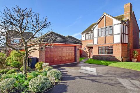 4 bedroom detached house for sale, Kittiwake Close, Herne Bay
