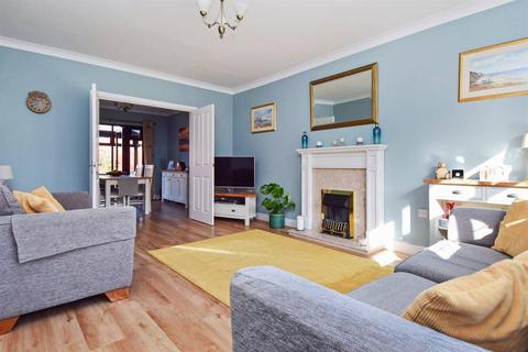 4 bedroom detached house for sale, Kittiwake Close, Herne Bay