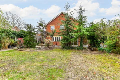 3 bedroom detached house for sale, The Walk, Hornchurch, Essex