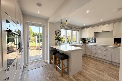 15 Broomfields, Hartley, Longfield, DA3 8BW