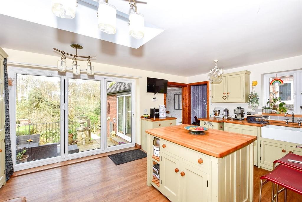 Kitchen/Breakfast Area