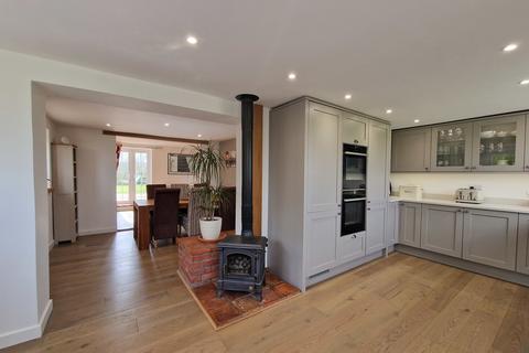 4 bedroom detached house for sale, The Street, Fersfield, Diss