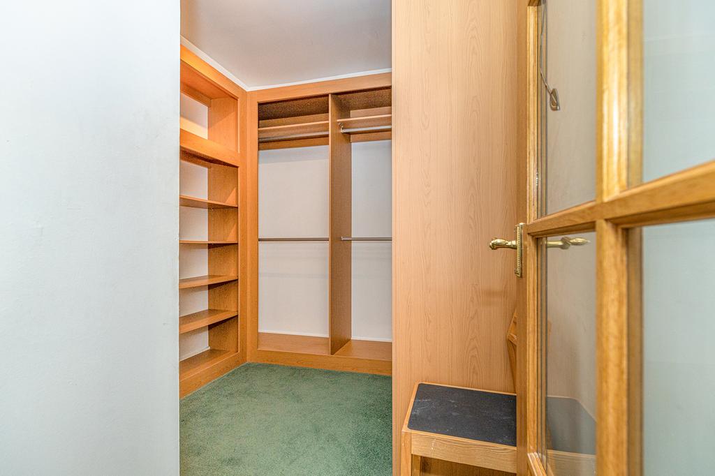Walk-In Wardrobe