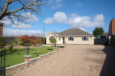 3 bedroom detached bungalow for sale, Grainthorpe LN11 7JA