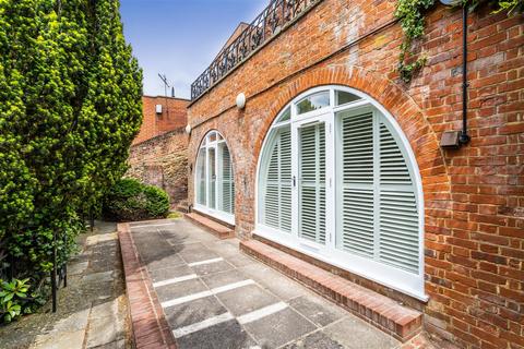 1 bedroom apartment to rent, 14 Quarry Street, Guildford, Surrey, GU1