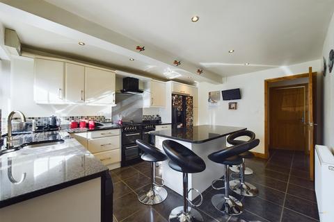 71 Pennycroft Road, Uttoxeter, ST14 7ES