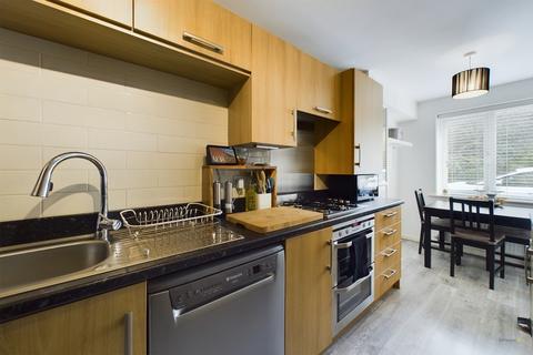 3 Balata Way, Burton-on-trent, DE13 0TY