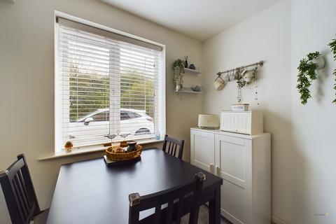 3 Balata Way, Burton-on-trent, DE13 0TY