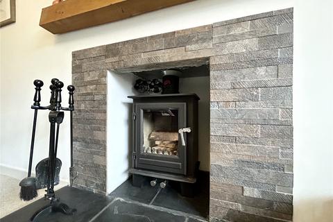6 North Rise, Greenfield, Oldham, OL3 7ED