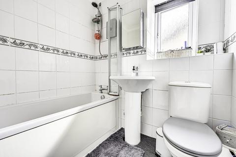 8 Havenside, Little Wakering, Southend-on-sea, SS3 0JT