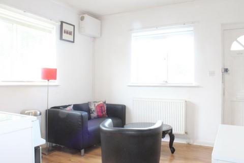 1 bedroom ground floor flat for sale, Weald Lane, Harrow Weald