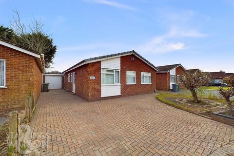 3 bedroom detached bungalow for sale, St. Laurence Avenue, Brundall, Norwich