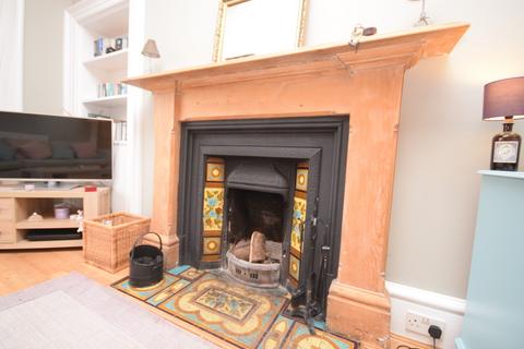 2 Glenearn Road, Perth, PH2 0DZ