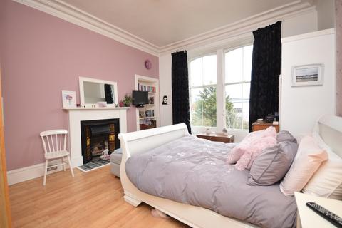 2 Glenearn Road, Perth, PH2 0DZ