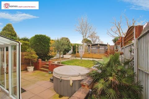 35 Howdles Lane, Brownhills, Walsall, WS8 7PL