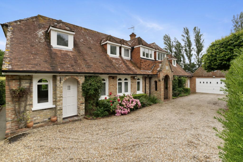 Boughton Aluph, TN25 4HS 5 bed detached house for sale £1,050,000