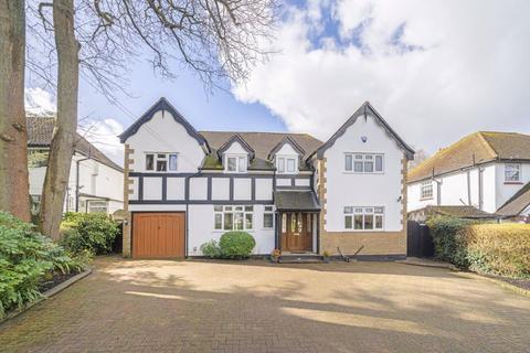5 bedroom detached house to rent, The Meadway, Chelsfield Park