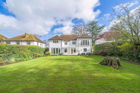 5 bedroom detached house to rent, The Meadway, Chelsfield Park