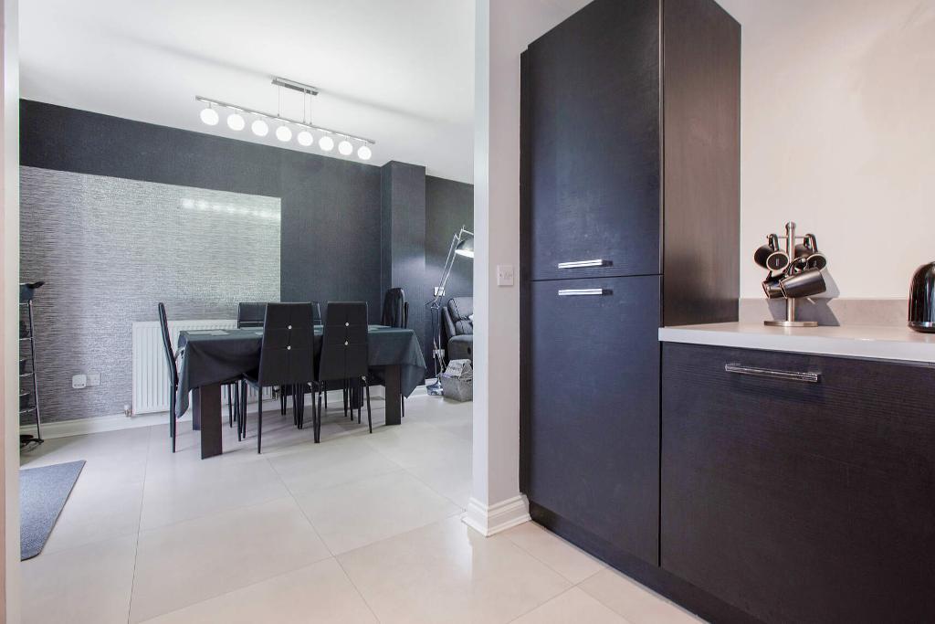 Kitchen/Dining Area