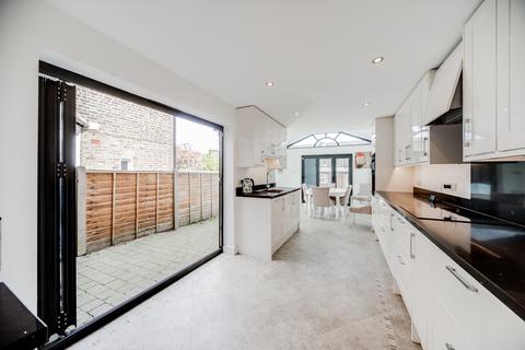 4 bedroom terraced house for sale, Moffat Road, London N13