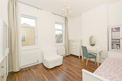 1 bedroom flat for sale, Forest Gate, London E7