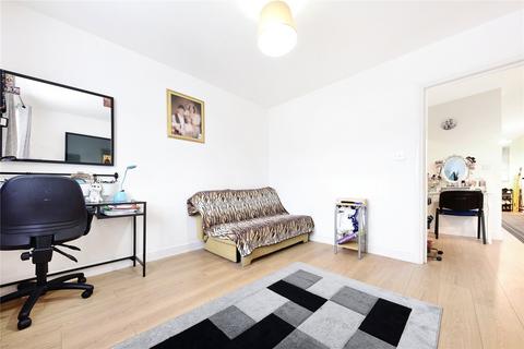 2 bedroom flat for sale, Heron Close, Walthamstow, London, E17