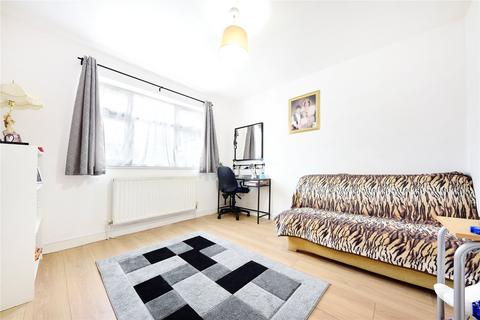 2 bedroom flat for sale, Heron Close, Walthamstow, London, E17