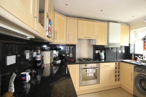 2 bedroom terraced house for sale, The Hyde, London NW9