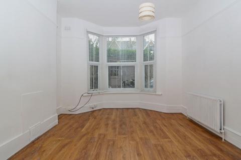 2 bedroom flat to rent, Comerford Road, London