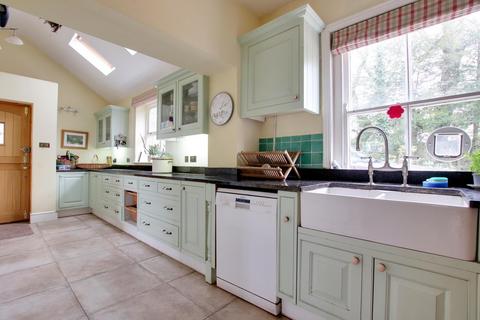 5 bedroom detached house for sale, Vaggs Lane, Hordle, Lymington, SO41