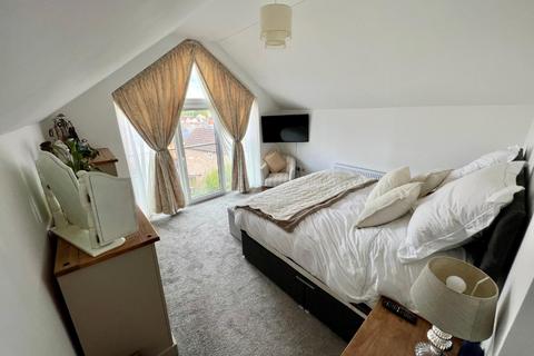 4 bedroom detached house for sale, Fortfields, Dursley