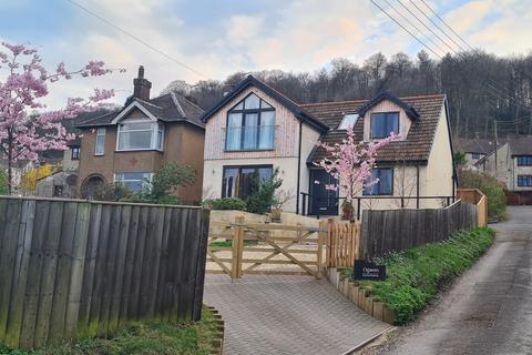 12a Fortfields, Dursley, GL11 4JZ