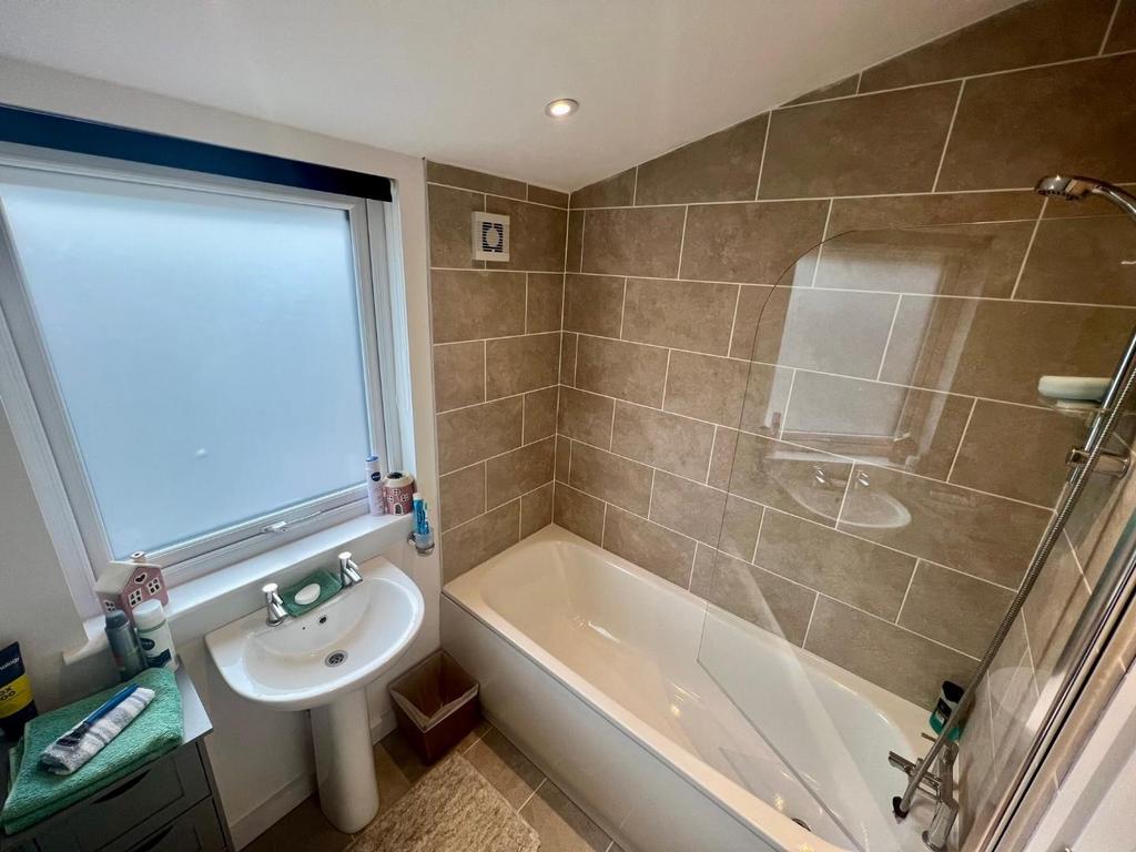 Bathroom1.jpg
