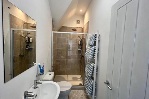 12a Fortfields, Dursley, GL11 4JZ