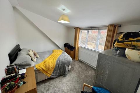 12a Fortfields, Dursley, GL11 4JZ