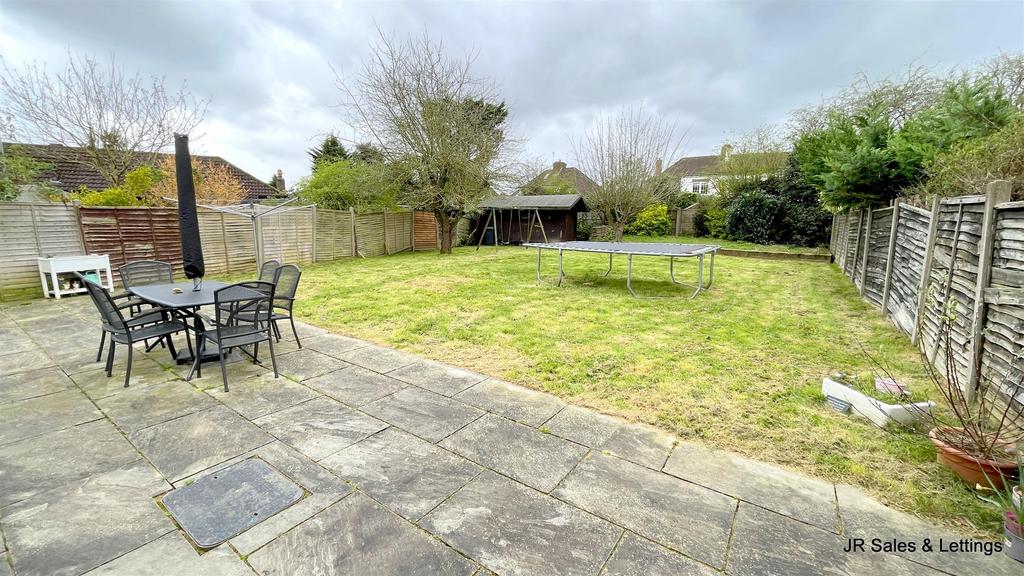 Goffs Oak Avenue, Goffs Oak 3 bed end of terrace house for sale £574,995