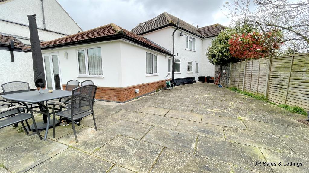 Goffs Oak Avenue, Goffs Oak 3 bed end of terrace house for sale £574,995