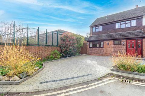 8 Faulkner Close, Stourbridge, DY8 1AP