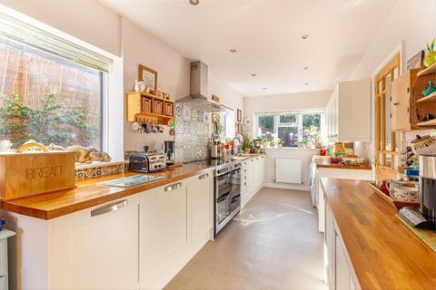 8 Faulkner Close, Stourbridge, DY8 1AP