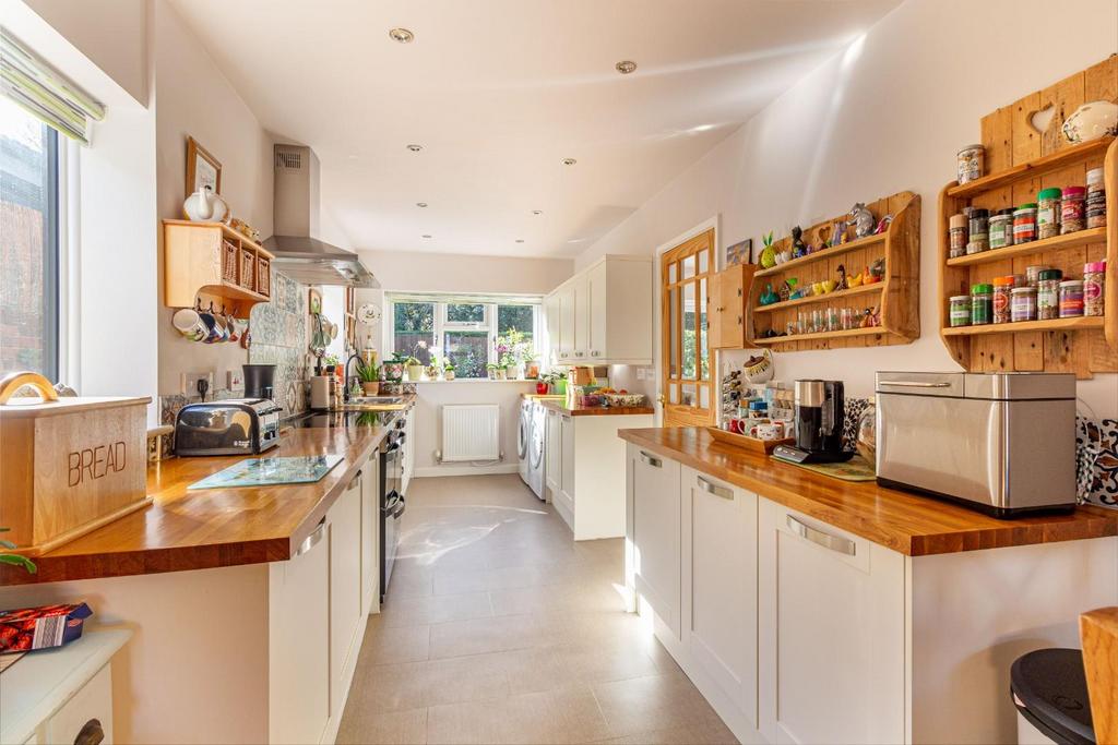 Kitchen-3.jpg