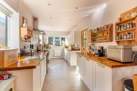 8 Faulkner Close, Stourbridge, DY8 1AP