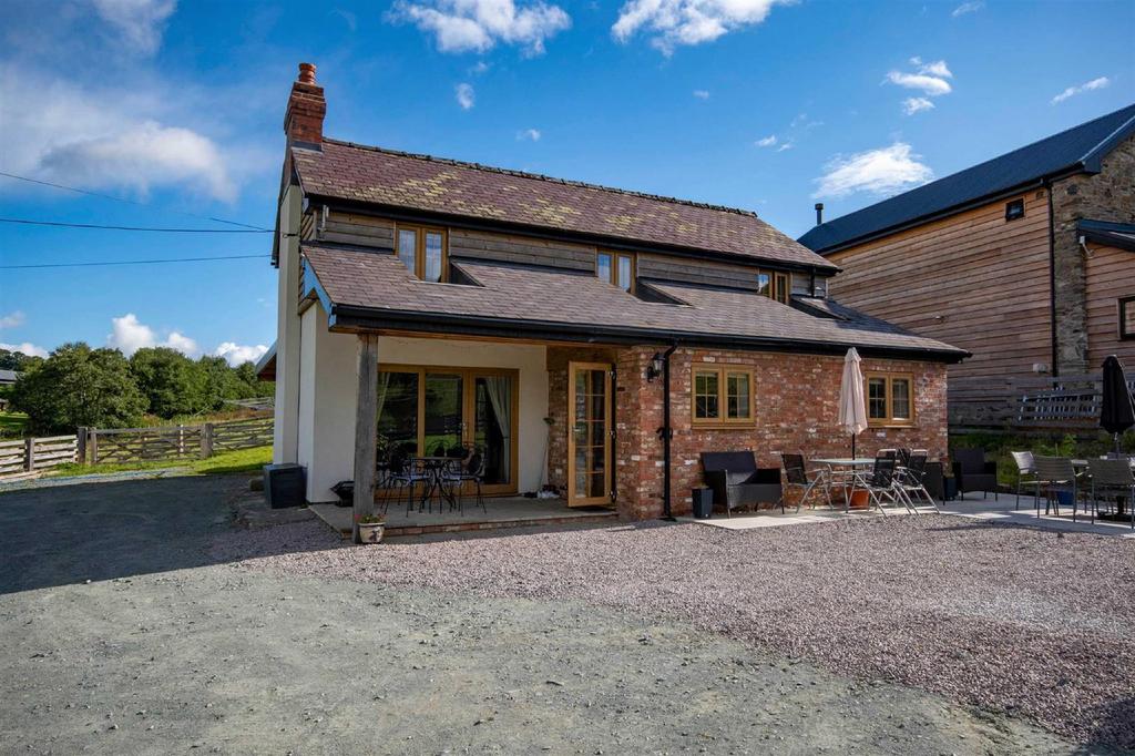 Meifod 2 bed cottage for sale £335,000