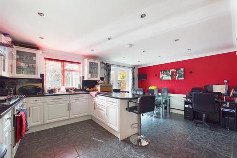 195 Longford Lane, Gloucester, GL2 9HD