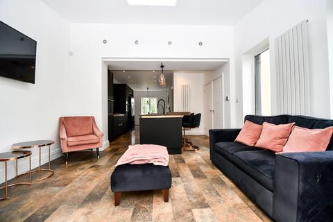 1 Crompton Way, Bradford, BD10 0DZ