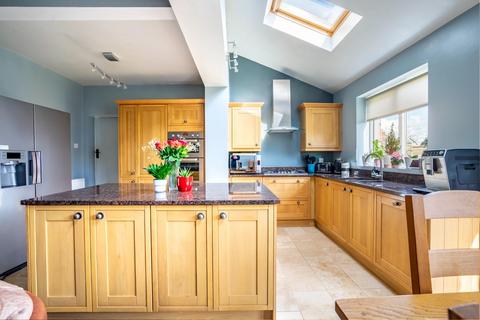 5 bedroom semi-detached house for sale, Hunters Way, Off Tadcaster Road, YORK