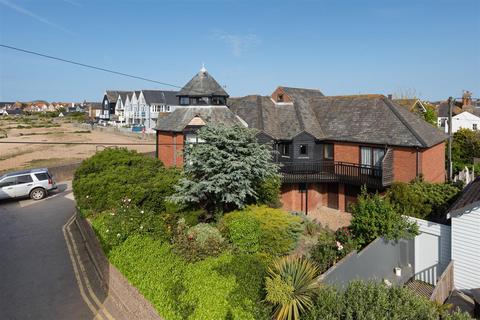 4 bedroom detached house for sale, Neptune Gap, Island Wall, Whitstable