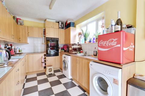 31 Annalee Gardens, South Ockendon, RM15 5DE