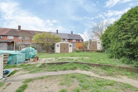 31 Annalee Gardens, South Ockendon, RM15 5DE